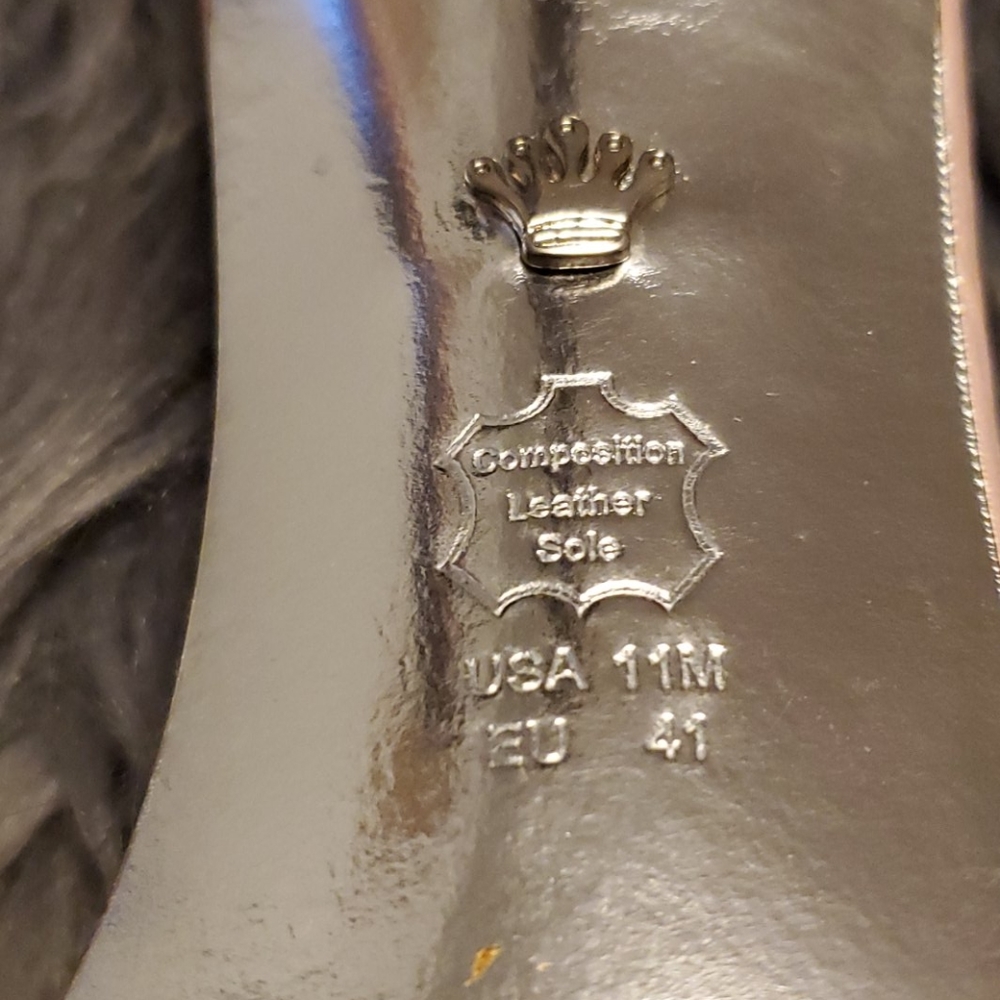 Shoe - Picture 4 of 5